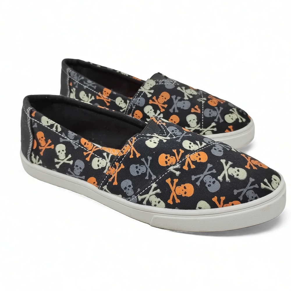 Tommy Bahama Skull Crossbones Glow in the Dark Slip On Shoes Size 8 TO 283061